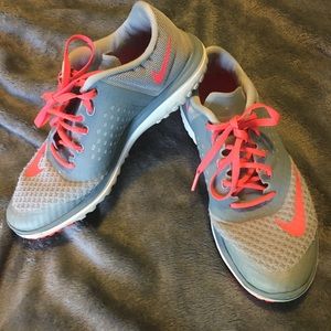 Brand new women’s Nike sneakers size 7